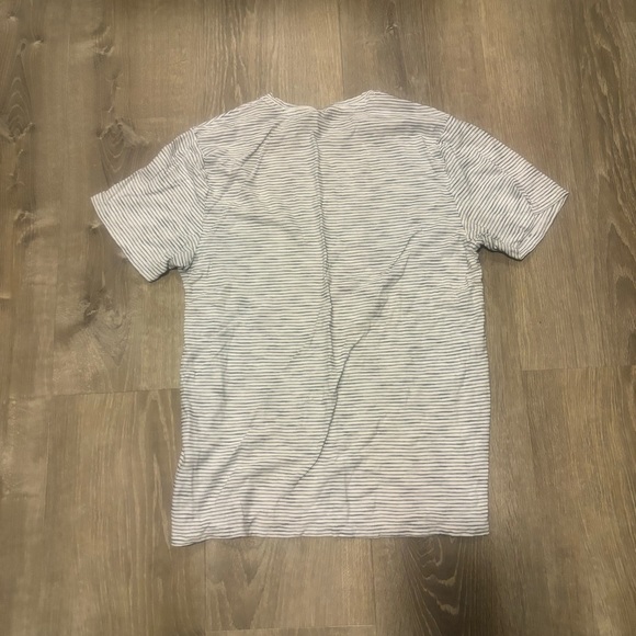 Old navy soft washed striped Crewneck navy & gray t-shirts size M EUC - Picture 5 of 7